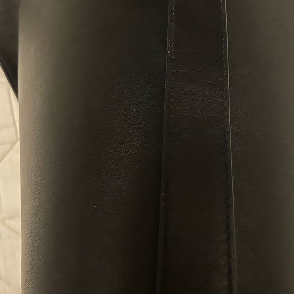 Quince Leather Bucket Crossbody Purse Bag - Picture 7 of 8